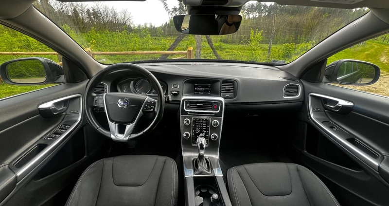 Volvo V60 cena 52900 przebieg: 199050, rok produkcji 2015 z Olsztyn małe 46